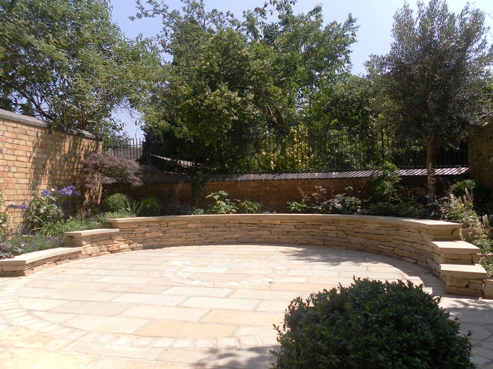 Circular themed garden, Richmond